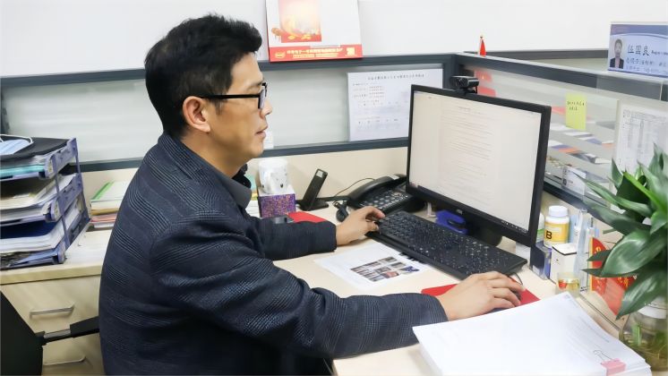 伍國(guó)良，“卷王”實(shí)錘了！