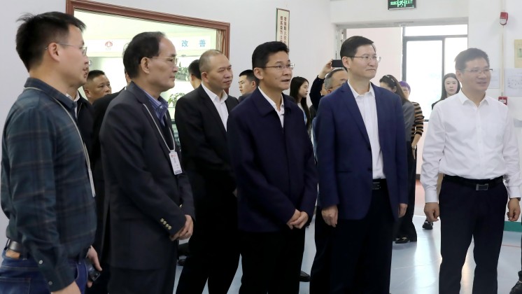 湖南省人民政府副省長(zhǎng)、黨組成員曹志強(qiáng) 蒞臨炬神電子調(diào)研